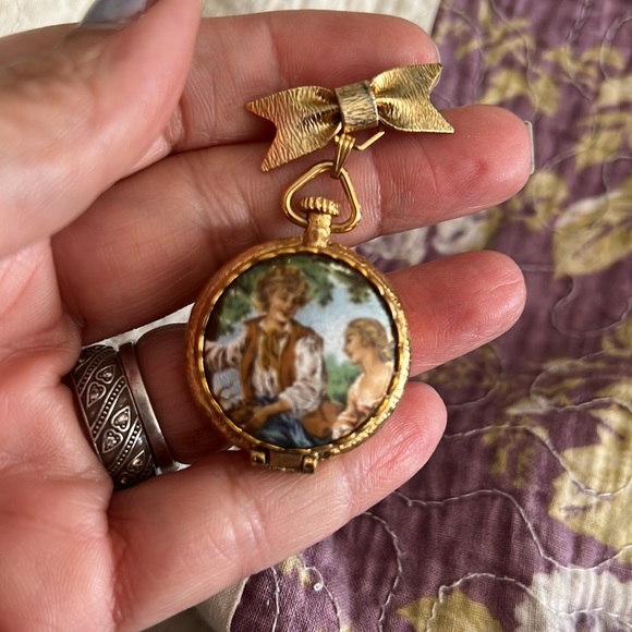 🎉𝐇𝐏!🎉1950’s HOUSE OF FULLER PERFUME HAND PAINTED PERFUME LOCKET - Picture 7 of 13